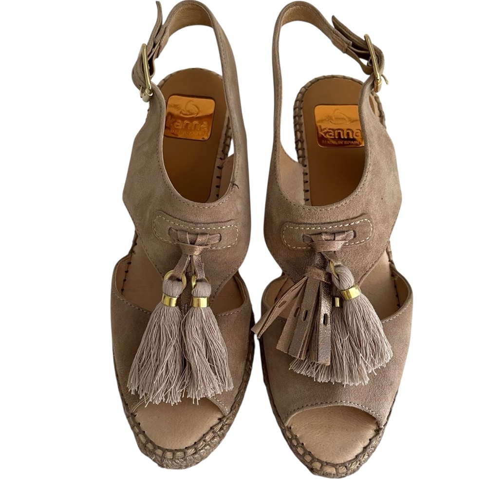 Kanna Tan Suede Wedge Sandals with Kiltie Tassel Detail 39(8.5) NEW - Picture 3 of 9